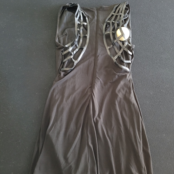 Black dress - Picture 3 of 4